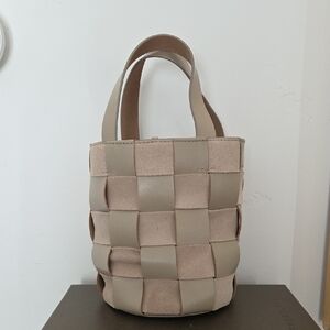 J CREW Woven Leather And Suede Tan Bucket Bag Top Handle And Crossbody NWT